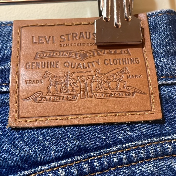 Womens Levi’s Premium Wedgie Button Fly Straight Leg Jeans - Picture 5 of 7